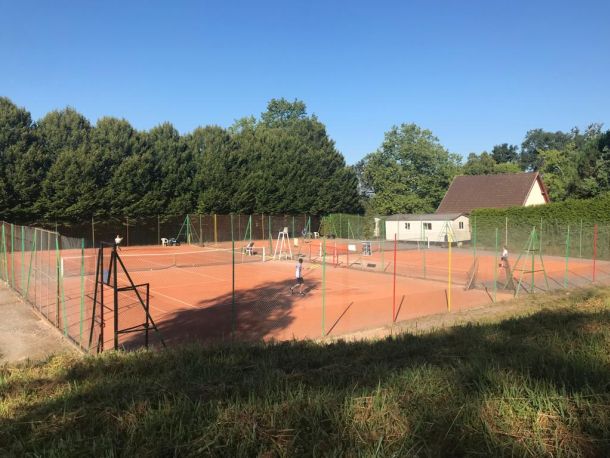 Team 31 - Terrain de Tennis - Stage de tennis toute l'année